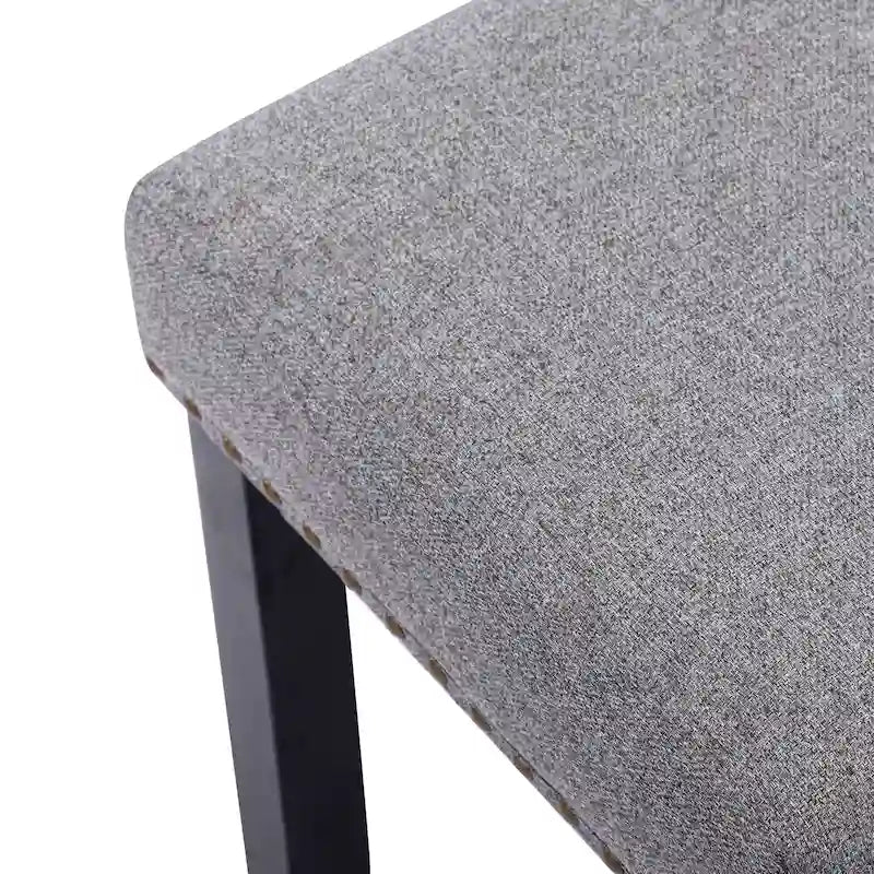 Panca moderna da 44 L con bordino a borchie, imbottita e con gambe in legno