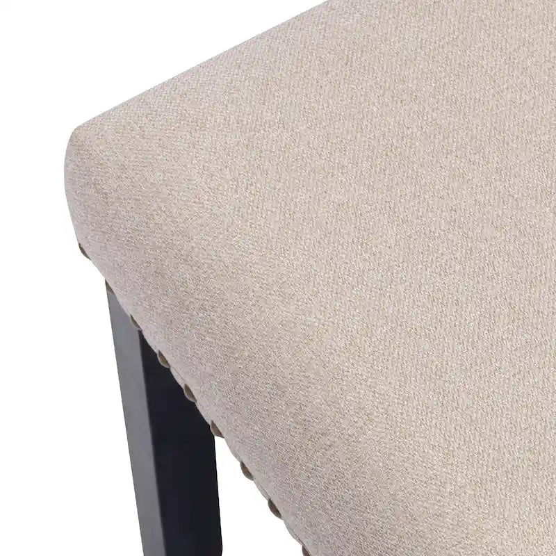 Panca moderna da 44 L con bordino a borchie, imbottita e con gambe in legno
