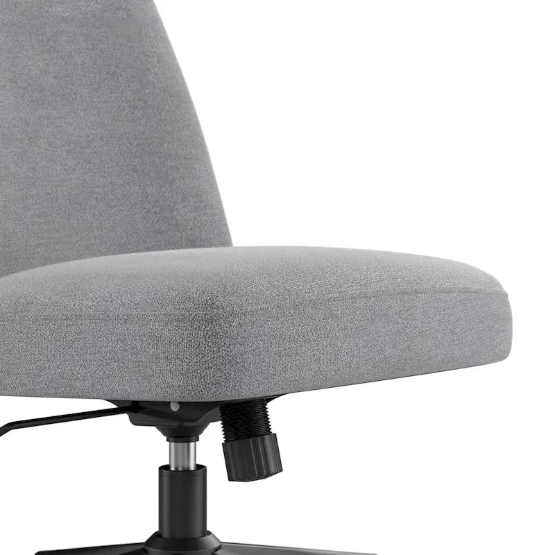 Bürostuhl mit mittelhoher Rückenlehne, ohne Armlehnen und mit Rollen